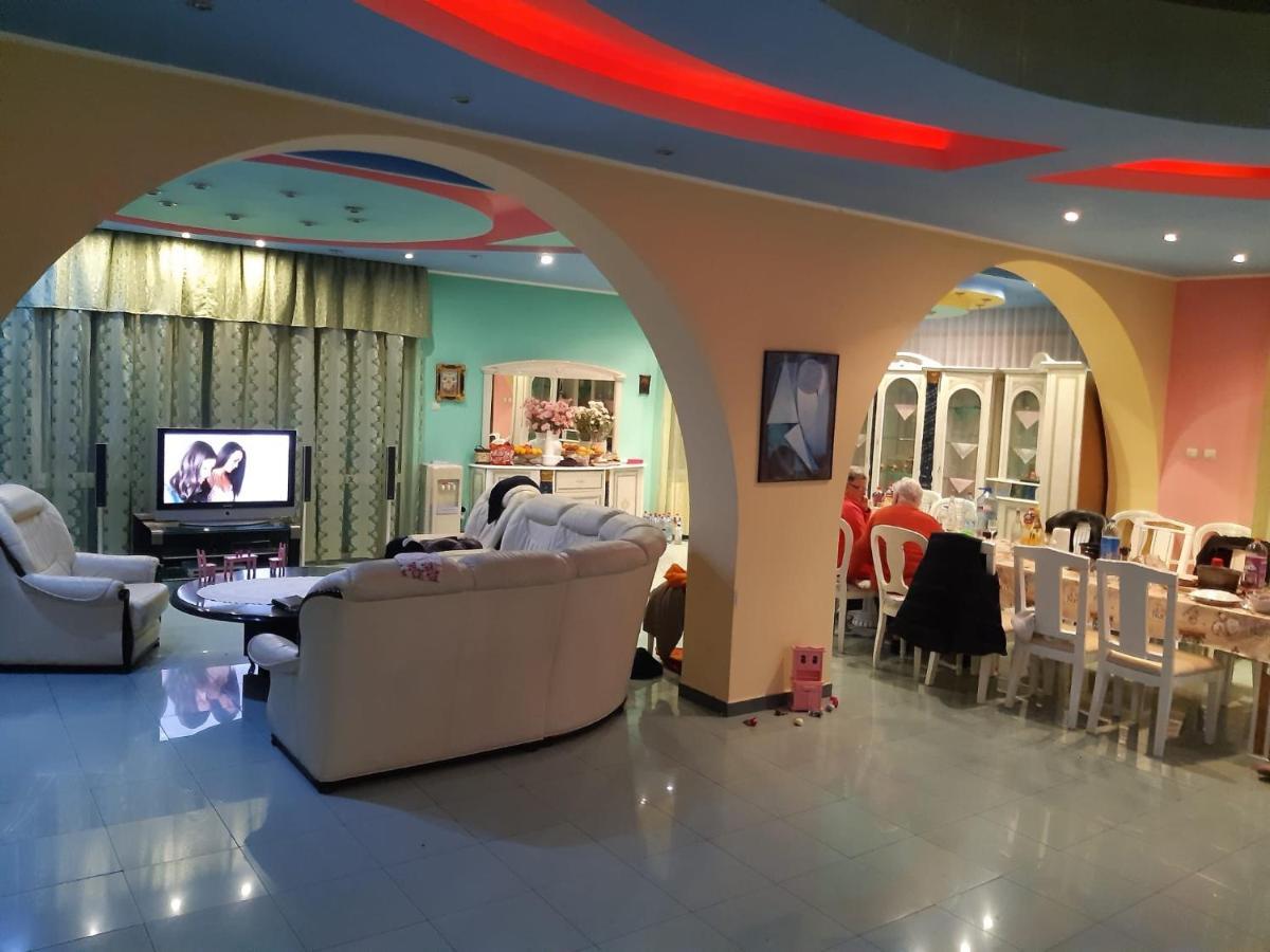 Drumu Carului Casa Albastra酒店 外观 照片