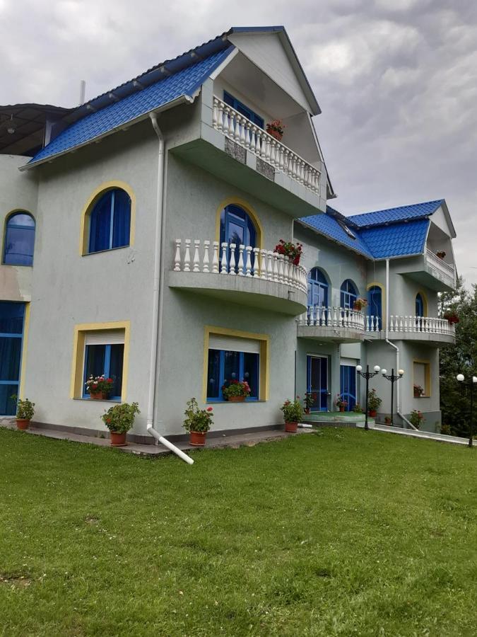 Drumu Carului Casa Albastra酒店 外观 照片